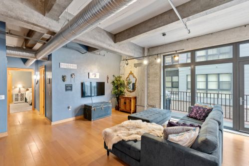 525 Chicago St, Milwaukee WI 53202-5821 exterior