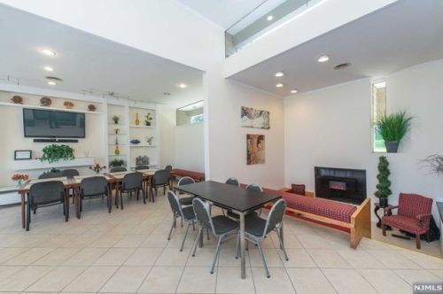 1 River Rd, Nutley NJ  07110-3411 exterior