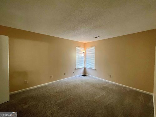 1011 Chapman Cir, Stone Mountain GA  30088-2549 exterior