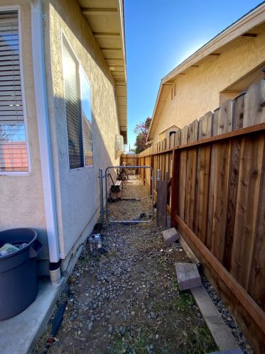 233 O St, Lathrop CA  95330-9661 exterior