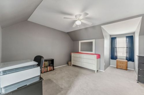 6 Devonshire Ct, Flemington NJ  08822-1813 exterior