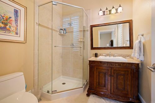 6070 Vine St, Vacaville CA  95688-8724 exterior