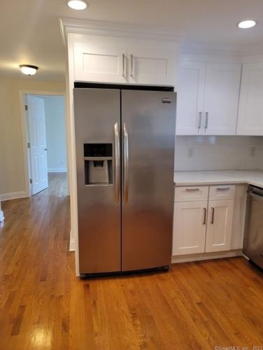 11 Senga Rd, Norwalk CT  06854-2520 exterior