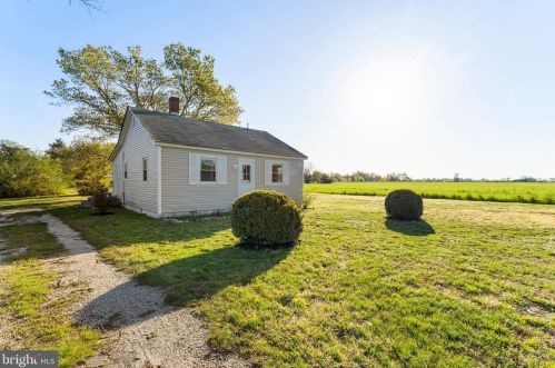 5226 Canal Rd, Farnham, VA 22460-2811