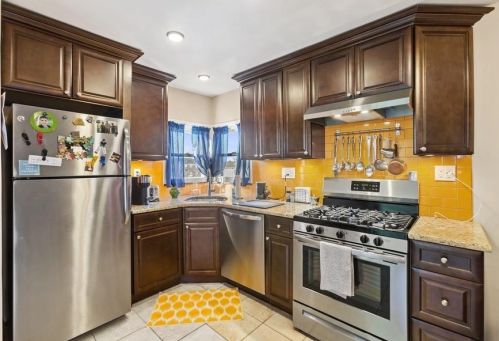 160 52 St, Bayonne NJ  07002-2111 exterior