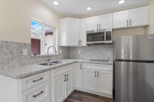 2720 Sparks Way, Modesto CA  95350-1744 exterior