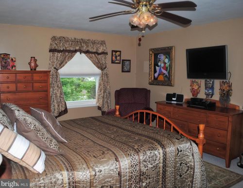 8201 Frst Hl Dr, Melrose Park PA  19027-1520 exterior