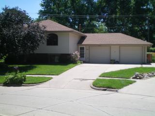 1120 Sunrise Dr, Blair, NE 68008-1071