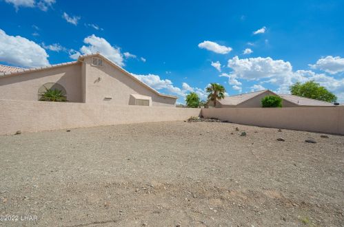 1966 Pyramid Lake Pl, Bullhead City AZ 86426-6777 exterior