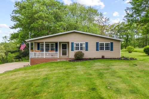 17 Eberle Rd, Hickory, PA 15340-1416