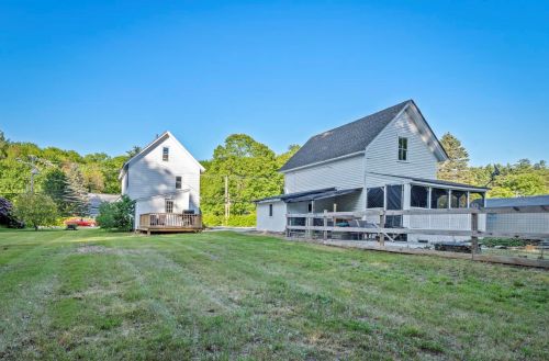 27 Main St, Newton NH  03858-3306 exterior