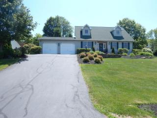 1265 Oak Dr, Wilkes Barre, PA 18708-9569