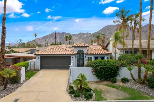 54404 Avenida Madero, La Quinta CA  92253-3620 exterior