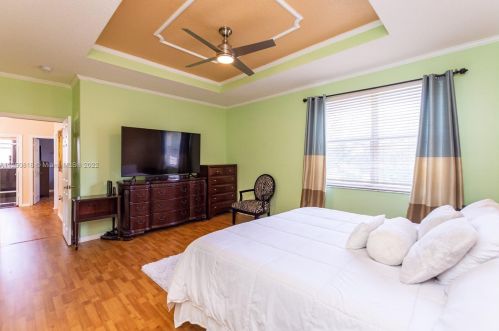 19270 29 Ct, Hollywood FL 33029-2474 exterior