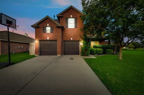 6232 Dream Dust Dr, Fort Worth, TX 76180-5104