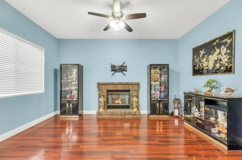 6600 Rabbit Hollow Way, Elk Grove, CA 95757-8303