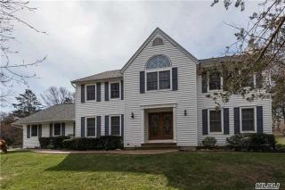 6 China Ln, Strongs Neck, NY 11733-4052
