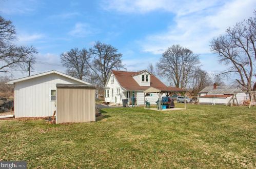 515 Spring Garden St, Carlisle PA  17013-2559 exterior