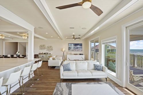 1564 Gulf Bch Dr, Saint George Island FL  32328-3106 exterior