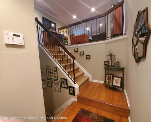 12 Evergreen Ct, East Freehold, NJ 07728-4117