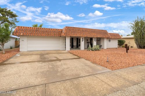 16422 Desert Holly Dr, Sun City, AZ 85351-1736