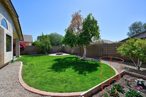 6409 Wahalla Ln, Glendale AZ 85308-5579 exterior