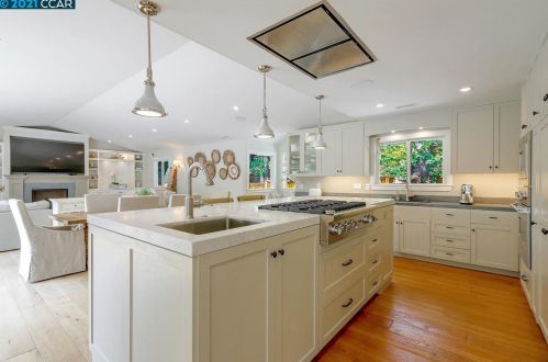 80 Willow Dr, Danville CA  94526-3517 exterior