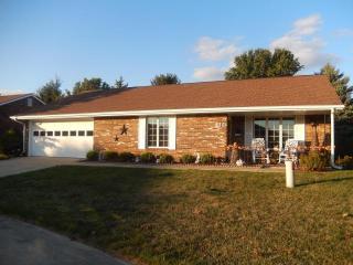 610 Circle Dr, London, OH 43140-8930