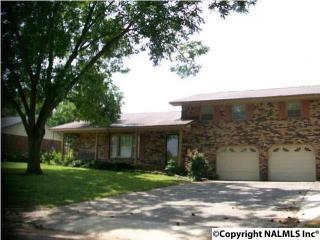 907 Wildwood Rd, Decatur, AL 35601-3951