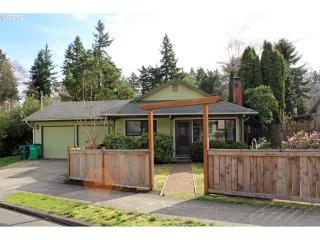 8634 Broadway St, Portland, OR 97220-5627