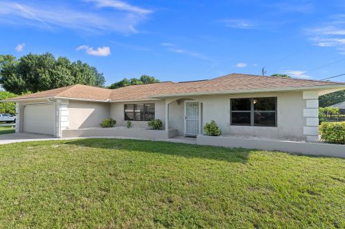 5602 Killarney Ave, Fort Pierce, FL 34951-1825