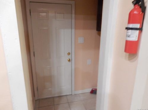 34 Hartley Ave, Mount Vernon NY  10550-1124 exterior