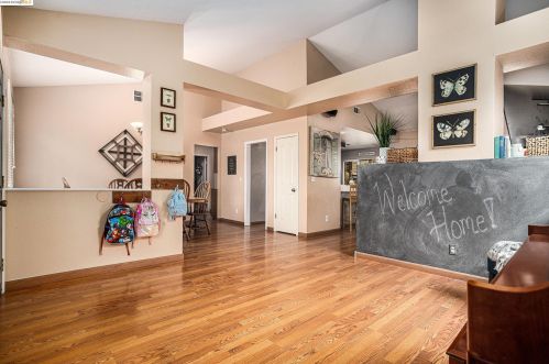 5339 Lakespring Dr, Oakley CA  94561-3142 exterior