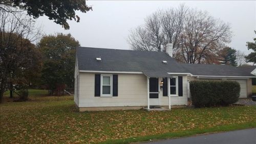 5357 Oakwood Ln, Schnecksville, PA 18078-2223