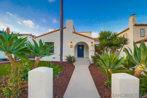 3124 Dumas St, San Diego CA 92106-1318 exterior