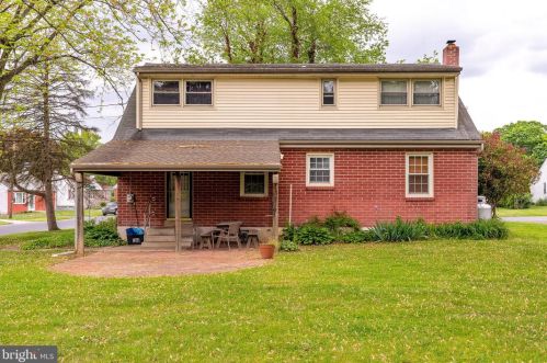 2038 Hemlock Rd, Lancaster, PA 17603-4214