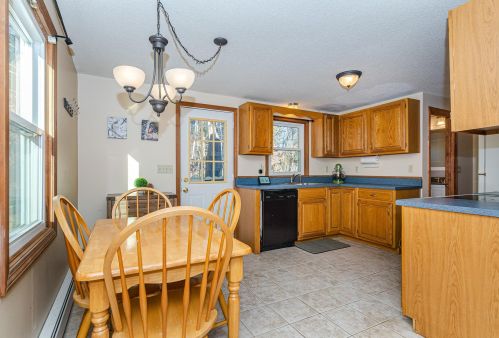 30 Porcupine Cir, Salem NH  03079-2868 exterior