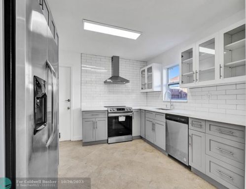 212 2nd Ct, Dania Beach FL  33004-4813 exterior