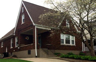 2527 Ridgewood Ave, Louisville, KY 40217-1948