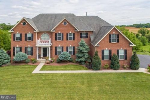 6 Smith Farm Ln, Parkesburg, PA 19365-9105