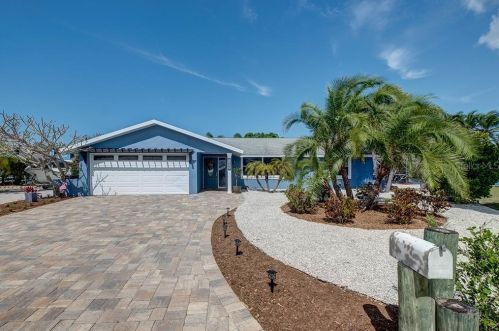 1027 Spindle Palm Way, Ruskin, FL 33572-2011
