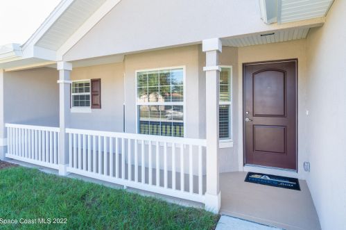 1593 Emerson Ln, Sebastian, FL 32958-6517