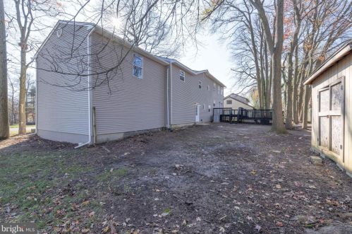 33 Ross Rd, Wilmington DE  19810-1143 exterior