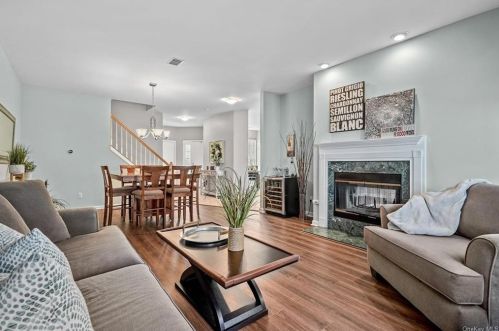 179 Woodlands Dr, Tuxedo Park NY  10987-4803 exterior