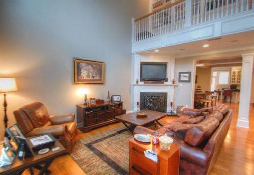968 Village Green Ave, Lexington, KY 40509-2255