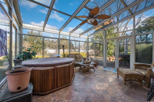 33 Lorijean Ln, Elwood NY  11731-4118 exterior