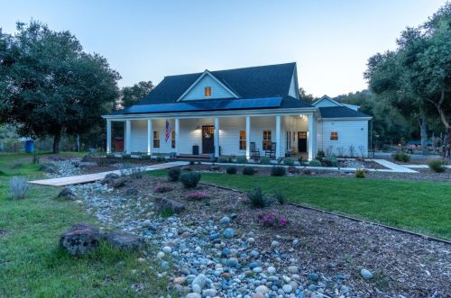 10555 Watsonville Rd, Gilroy CA  95020-9433 exterior