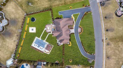 3 Equinox Ln, East Freehold NJ  07728-8652 exterior