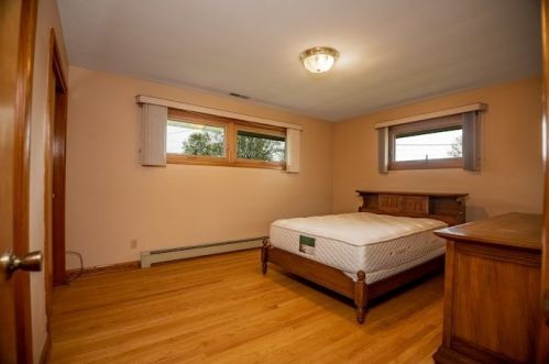 1049 Wilhelm Rd, Hermitage PA  16148-3746 exterior