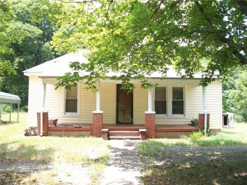 1384 Lincoln St, Reidsville, NC 27288